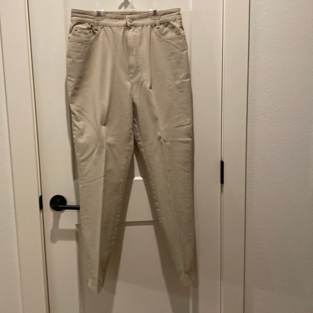 Cambio Beige Straight Leg Jeans w/Slit at Bottom. Size 14. Front Pockets